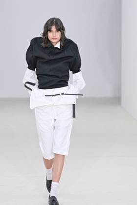 A model walks the runway during the Issey Miyake Ready to Wear Spring Summer 2026 fashion show as part of the Paris Fashion Week on October 3, 2025 in Paris, France Paris France  Copyright: xAgencex xBestimagexAgencex xBestimagex