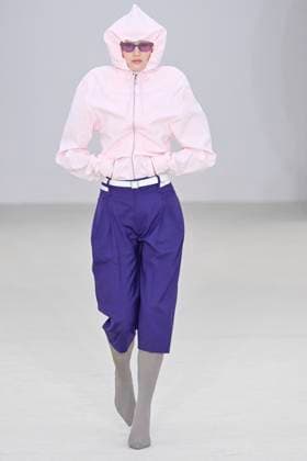 A model walks the runway during the Issey Miyake Ready to Wear Spring Summer 2026 fashion show as part of the Paris Fashion Week on October 3, 2025 in Paris, France Paris France  Copyright: xAgencex xBestimagexAgencex xBestimagex