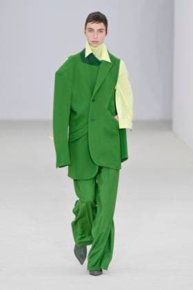 A model walks the runway during the Issey Miyake Ready to Wear Spring Summer 2026 fashion show as part of the Paris Fashion Week on October 3, 2025 in Paris, France Paris France  Copyright: xAgencex xBestimagexAgencex xBestimagex