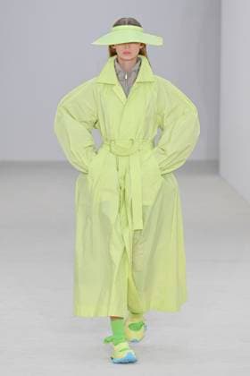 A model walks the runway during the Issey Miyake Ready to Wear Spring Summer 2026 fashion show as part of the Paris Fashion Week on October 3, 2025 in Paris, France Paris France  Copyright: xAgencex xBestimagexAgencex xBestimagex
