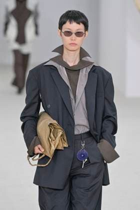 A model walks the runway during the Issey Miyake Ready to Wear Spring Summer 2026 fashion show as part of the Paris Fashion Week on October 3, 2025 in Paris, France Paris France  Copyright: xAgencex xBestimagexAgencex xBestimagex