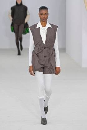 A model walks the runway during the Issey Miyake Ready to Wear Spring Summer 2026 fashion show as part of the Paris Fashion Week on October 3, 2025 in Paris, France Paris France  Copyright: xAgencex xBestimagexAgencex xBestimagex