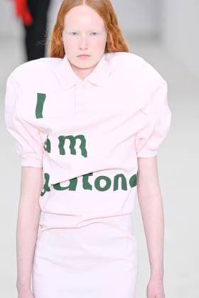 A model walks the runway during the Issey Miyake Ready to Wear Spring Summer 2026 fashion show as part of the Paris Fashion Week on October 3, 2025 in Paris, France Paris France  Copyright: xAgencex xBestimagexAgencex xBestimagex