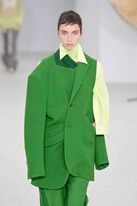 A model walks the runway during the Issey Miyake Ready to Wear Spring Summer 2026 fashion show as part of the Paris Fashion Week on October 3, 2025 in Paris, France Paris France  Copyright: xAgencex xBestimagexAgencex xBestimagex