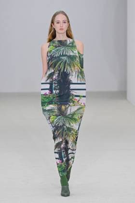 A model walks the runway during the Issey Miyake Ready to Wear Spring Summer 2026 fashion show as part of the Paris Fashion Week on October 3, 2025 in Paris, France Paris France  Copyright: xAgencex xBestimagexAgencex xBestimagex
