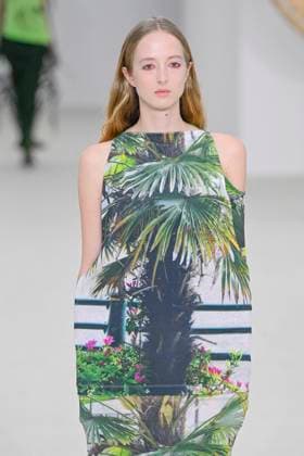 A model walks the runway during the Issey Miyake Ready to Wear Spring Summer 2026 fashion show as part of the Paris Fashion Week on October 3, 2025 in Paris, France Paris France  Copyright: xAgencex xBestimagexAgencex xBestimagex