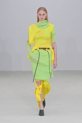 A model walks the runway during the Issey Miyake Ready to Wear Spring Summer 2026 fashion show as part of the Paris Fashion Week on October 3, 2025 in Paris, France Paris France  Copyright: xAgencex xBestimagexAgencex xBestimagex