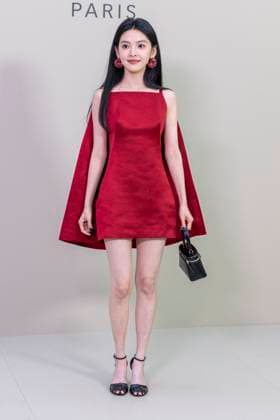 Ruonan Zhang at the photocall of the Givenchy Collection Femme Prêt à Porter Printemps Eté 2026 fashion show as part of Paris Fashion Week PFW , at the Hôtel National des Invalides, in Paris, France, October 03, 2025 Olivier Borde Bestimage Photocall Givenchy fashion show as part of Spring Summer 2026 Paris Fashion Week on October 03, 2025 in Paris, France Paris France  Copyright: xOLIVIERxBORDEx xBESTIMAGExOLIVIERxBORDEx xBESTIMAGEx