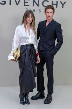 Hannah Redmayne et Eddie Redmayne au photocall du défilé Givenchy Collection Femme Prêt à Porter Printemps Eté 2026 lors de la Fashion Week de Paris PFW , à lHôtel National des Invalides, à Paris, France, le 3 octobre 2025 Olivier Borde Bestimage Photocall Givenchy fashion show as part of Spring Summer 2026 Paris Fashion Week on October 03, 2025 in Paris France Paris France  Copyright: xOLIVIERxBORDEx xBESTIMAGExOLIVIERxBORDEx xBESTIMAGEx