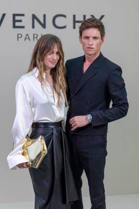 Hannah Redmayne et Eddie Redmayne au photocall du défilé Givenchy Collection Femme Prêt à Porter Printemps Eté 2026 lors de la Fashion Week de Paris PFW , à lHôtel National des Invalides, à Paris, France, le 3 octobre 2025 Olivier Borde Bestimage Photocall Givenchy fashion show as part of Spring Summer 2026 Paris Fashion Week on October 03, 2025 in Paris France Paris France  Copyright: xOLIVIERxBORDEx xBESTIMAGExOLIVIERxBORDEx xBESTIMAGEx