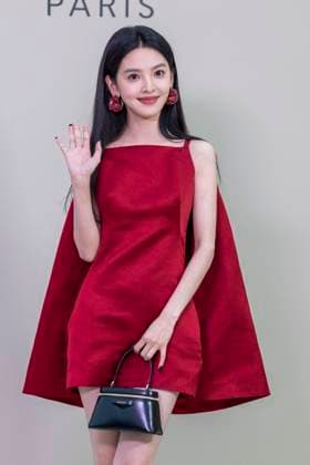 Ruonan Zhang at the photocall of the Givenchy Collection Femme Prêt à Porter Printemps Eté 2026 fashion show as part of Paris Fashion Week PFW , at the Hôtel National des Invalides, in Paris, France, October 03, 2025 Olivier Borde Bestimage Photocall Givenchy fashion show as part of Spring Summer 2026 Paris Fashion Week on October 03, 2025 in Paris, France Paris France  Copyright: xOLIVIERxBORDEx xBESTIMAGExOLIVIERxBORDEx xBESTIMAGEx