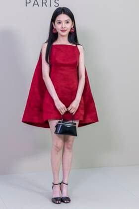 Ruonan Zhang at the photocall of the Givenchy Collection Femme Prêt à Porter Printemps Eté 2026 fashion show as part of Paris Fashion Week PFW , at the Hôtel National des Invalides, in Paris, France, October 03, 2025 Olivier Borde Bestimage Photocall Givenchy fashion show as part of Spring Summer 2026 Paris Fashion Week on October 03, 2025 in Paris, France Paris France  Copyright: xOLIVIERxBORDEx xBESTIMAGExOLIVIERxBORDEx xBESTIMAGEx