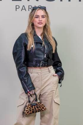 Emma Brooks at the photocall of the Givenchy Collection Femme Prêt à Porter Printemps Eté 2026 fashion show as part of Paris Fashion Week PFW , at the Hôtel National des Invalides, in Paris, France, October 03, 2025 Olivier Borde Bestimage Photocall Givenchy fashion show as part of Spring Summer 2026 Paris Fashion Week on October 03, 2025 in Paris, France Paris France  Copyright: xOLIVIERxBORDEx xBESTIMAGExOLIVIERxBORDEx xBESTIMAGEx