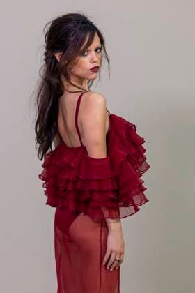 Jenna Ortega at the photocall of the Givenchy Collection Femme Prêt à Porter Printemps Eté 2026 fashion show as part of Paris Fashion Week PFW , at Hôtel National des Invalides, in Paris, France, October 03, 2025 Olivier Borde Bestimage Photocall Givenchy fashion show as part of Spring Summer 2026 Paris Fashion Week on October 03, 2025 in Paris, France Paris France  Copyright: xOLIVIERxBORDEx xBESTIMAGExOLIVIERxBORDEx xBESTIMAGEx