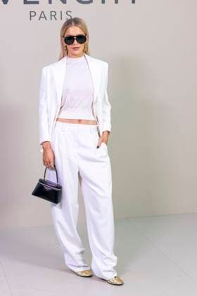 Caroline Caro Daur at the photocall of the Givenchy Collection Femme Prêt à Porter Printemps Eté 2026 fashion show as part of Paris Fashion Week PFW , at Hôtel National des Invalides, in Paris, France, October 03, 2025 Olivier Borde Bestimage Photocall Givenchy fashion show as part of Spring Summer 2026 Paris Fashion Week on October 03, 2025 in Paris, France Paris France  Copyright: xOLIVIERxBORDEx xBESTIMAGExOLIVIERxBORDEx xBESTIMAGEx