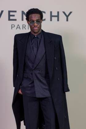 Wisdom Kaye au photocall du défilé Givenchy Collection Femme Prêt à Porter Printemps Eté 2026 lors de la Fashion Week de Paris PFW , à lHôtel National des Invalides, à Paris, France, le 3 octobre 2025 Olivier Borde Bestimage Photocall Givenchy fashion show as part of Spring Summer 2026 Paris Fashion Week on October 03, 2025 in Paris, France Paris France  Copyright: xOLIVIERxBORDEx xBESTIMAGExOLIVIERxBORDEx xBESTIMAGEx