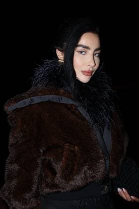 PFW - Vaillant Front Row Izi Angus attends the attends the Vaillant as part of Paris Fashion Week in Paris, France on September 30, 2025. Photo by Jerome Domine ABACAPRESS.COM  Copyright: xDominexJerome ABACAx