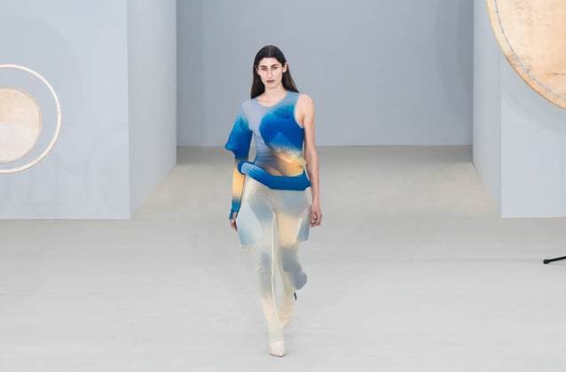 PARIS FASHION WEEK WOMENSWEAR SPRINT SUMMER 26 ISSEY MIYAKE sylvie lefort photography MAXPPP 03 10 2025 @sylvie Lefort Photography MAXPPP 3 10 25 Models present creations from the SPRINT SUMMER 2025 2026 Womenswear collection by ISSEY MIYAKE during the Paris Fashion Week, in Paris, France 3rd October 2025 The presentation of the Womens collections from september 29th to october 7th 25  Copyright: xMAXPPPxsylviexlefortxphotographyx LFR202510030152 LFR202510030152
