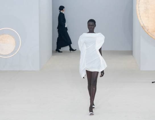 PARIS FASHION WEEK WOMENSWEAR SPRINT SUMMER 26 ISSEY MIYAKE sylvie lefort photography MAXPPP 03 10 2025 @sylvie Lefort Photography MAXPPP 3 10 25 Models present creations from the SPRINT SUMMER 2025 2026 Womenswear collection by ISSEY MIYAKE during the Paris Fashion Week, in Paris, France 3rd October 2025 The presentation of the Womens collections from september 29th to october 7th 25  Copyright: xMAXPPPxsylviexlefortxphotographyx LFR202510030174 LFR202510030174
