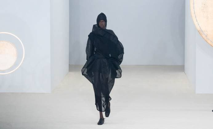 PARIS FASHION WEEK WOMENSWEAR SPRINT SUMMER 26 ISSEY MIYAKE sylvie lefort photography MAXPPP 03 10 2025 @sylvie Lefort Photography MAXPPP 3 10 25 Models present creations from the SPRINT SUMMER 2025 2026 Womenswear collection by ISSEY MIYAKE during the Paris Fashion Week, in Paris, France 3rd October 2025 The presentation of the Womens collections from september 29th to october 7th 25  Copyright: xMAXPPPxsylviexlefortxphotographyx LFR202510030186 LFR202510030186