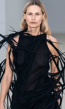 PARIS FASHION WEEK WOMENSWEAR SPRINT SUMMER 26 ISSEY MIYAKE sylvie lefort photography MAXPPP 03 10 2025 @sylvie Lefort Photography MAXPPP 3 10 25 Models present creations from the SPRINT SUMMER 2025 2026 Womenswear collection by ISSEY MIYAKE during the Paris Fashion Week, in Paris, France 3rd October 2025 The presentation of the Womens collections from september 29th to october 7th 25  Copyright: xMAXPPPxsylviexlefortxphotographyx LFR202510030198 LFR202510030198