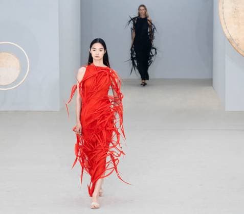 PARIS FASHION WEEK WOMENSWEAR SPRINT SUMMER 26 ISSEY MIYAKE sylvie lefort photography MAXPPP 03 10 2025 @sylvie Lefort Photography MAXPPP 3 10 25 Models present creations from the SPRINT SUMMER 2025 2026 Womenswear collection by ISSEY MIYAKE during the Paris Fashion Week, in Paris, France 3rd October 2025 The presentation of the Womens collections from september 29th to october 7th 25  Copyright: xMAXPPPxsylviexlefortxphotographyx LFR202510030199 LFR202510030199