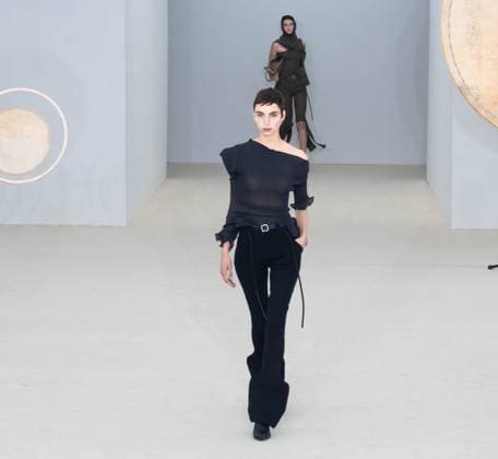 PARIS FASHION WEEK WOMENSWEAR SPRINT SUMMER 26 ISSEY MIYAKE sylvie lefort photography MAXPPP 03 10 2025 @sylvie Lefort Photography MAXPPP 3 10 25 Models present creations from the SPRINT SUMMER 2025 2026 Womenswear collection by ISSEY MIYAKE during the Paris Fashion Week, in Paris, France 3rd October 2025 The presentation of the Womens collections from september 29th to october 7th 25  Copyright: xMAXPPPxsylviexlefortxphotographyx LFR202510030205 LFR202510030205