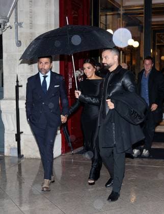 Eva Longoria and her husband Jose Baston in Paris Eva Longoria and her husband JosÃ Baston in Paris during the Fashion week . France , Paris on october 3 , 2025  Copyright: xDFYx
