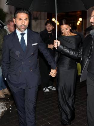 Eva Longoria and her husband Jose Baston in Paris Eva Longoria and her husband JosÃ Baston in Paris during the Fashion week . France , Paris on october 3 , 2025  Copyright: xDFYx