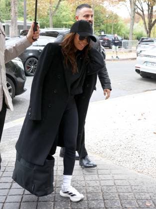 Eva Longoria in Paris Eva Longoria in Paris during The Fashion Week . France , Paris on october 3 , 2025  Copyright: xDFYx