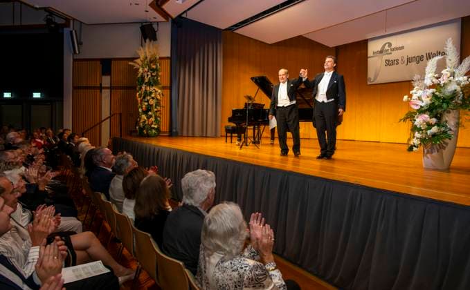 30 09 2025, International Classical Music Festival Festival of Nations 2025, at the Kurhaus Bad Wörishofen Unterallgäu , special concert with star tenor Jonas Kaufmann recital with his piano partner Helmut Deutsch 30 09 2025, Classical Music Festival Bad Wörishofen 30 09 2025, Classical Music Festival Bad Wörishofen