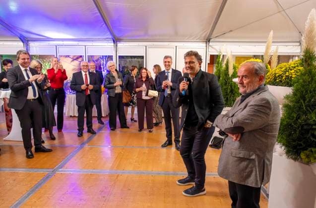 30 09 2025, International Classical Music Festival Festival of Nations 2025, at the Kurhaus Bad Wörishofen Unterallgäu , special concert with star tenor Jonas Kaufmann recital with his piano partner Helmut Deutsch Intendant Winfried Roch li, Türkheim and Jonas Kaufmann with at the subsequent meet and greet in the VIP tent 30