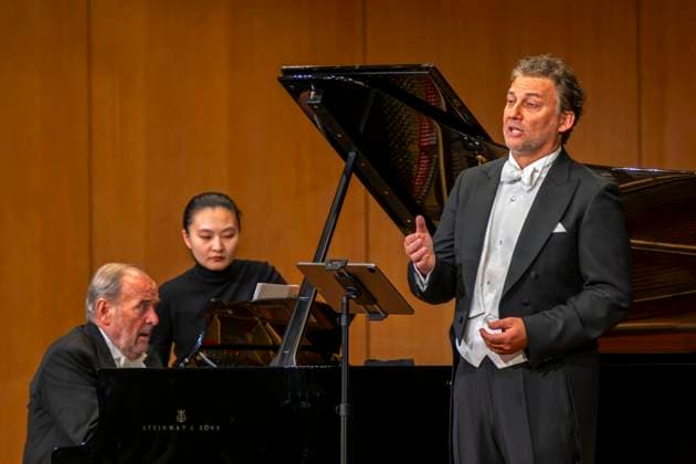 30 09 2025, International Classical Music Festival Festival of Nations 2025, at the Kurhaus Bad Wörishofen Unterallgäu , special concert with star tenor Jonas Kaufmann recital with his piano partner Helmut Deutsch 30 09 2025, Classical Music Festival Bad Wörishofen 30 09 2025, Classical Music Festival Bad Wörishofen