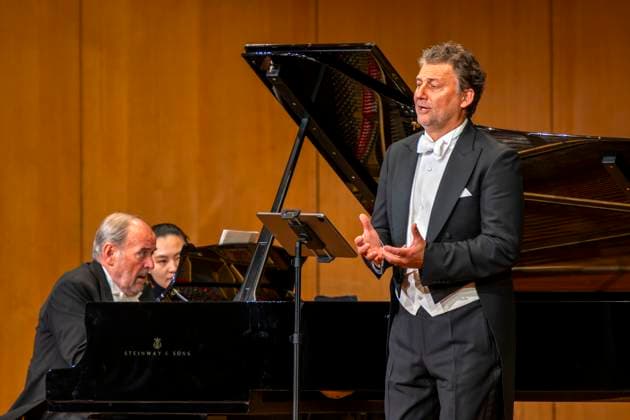 30 09 2025, International Classical Music Festival Festival of Nations 2025, at the Kurhaus Bad Wörishofen Unterallgäu , special concert with star tenor Jonas Kaufmann recital with his piano partner Helmut Deutsch 30 09 2025, Classical Music Festival Bad Wörishofen 30 09 2025, Classical Music Festival Bad Wörishofen