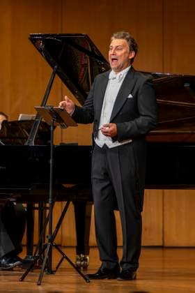 30 09 2025, International Classical Music Festival Festival of Nations 2025, at the Kurhaus Bad Wörishofen Unterallgäu , special concert with star tenor Jonas Kaufmann recital with his piano partner Helmut Deutsch 30 09 2025, Classical Music Festival Bad Wörishofen 30 09 2025, Classical Music Festival Bad Wörishofen