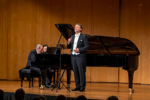 30 09 2025, International Classical Music Festival Festival of Nations 2025, at the Kurhaus Bad Wörishofen Unterallgäu , special concert with star tenor Jonas Kaufmann recital with his piano partner Helmut Deutsch 30 09 2025, Classical Music Festival Bad Wörishofen 30 09 2025, Classical Music Festival Bad Wörishofen