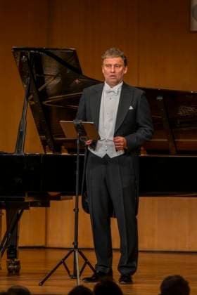 30 09 2025, International Classical Music Festival Festival of Nations 2025, at the Kurhaus Bad Wörishofen Unterallgäu , special concert with star tenor Jonas Kaufmann recital with his piano partner Helmut Deutsch 30 09 2025, Classical Music Festival Bad Wörishofen 30 09 2025, Classical Music Festival Bad Wörishofen