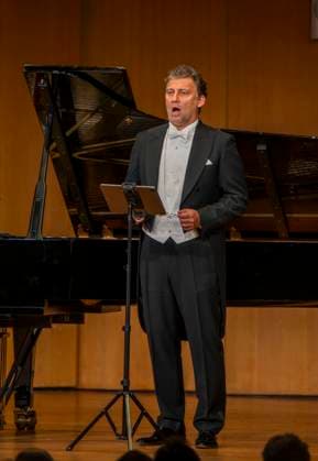 30 09 2025, International Classical Music Festival Festival of Nations 2025, at the Kurhaus Bad Wörishofen Unterallgäu , special concert with star tenor Jonas Kaufmann recital with his piano partner Helmut Deutsch 30 09 2025, Classical Music Festival Bad Wörishofen 30 09 2025, Classical Music Festival Bad Wörishofen