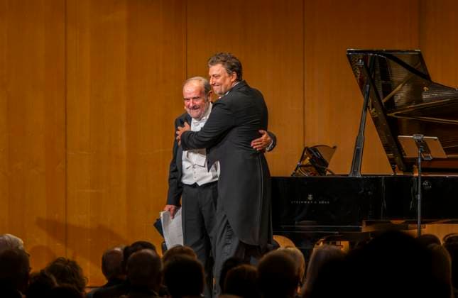 30 09 2025, International Classical Music Festival Festival of Nations 2025, at the Kurhaus Bad Wörishofen Unterallgäu , special concert with star tenor Jonas Kaufmann re recital with his piano partner Helmut Deutsch 30 09 2025, Classical Music Festival Bad Wörishofen 30 09 2025, Classical Music Festival Bad Wörishofen