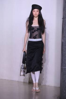 PFW - Vaillant Runway A model walks during the Vaillant show as part of Paris Fashion Week in Paris, France on October 03, 2025. Photo by Jerome Domine ABACAPRESS.COM  Copyright: xDominexJerome ABACAx