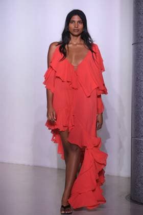 PFW - Vaillant Runway A model walks during the Vaillant show as part of Paris Fashion Week in Paris, France on October 03, 2025. Photo by Jerome Domine ABACAPRESS.COM  Copyright: xDominexJerome ABACAx