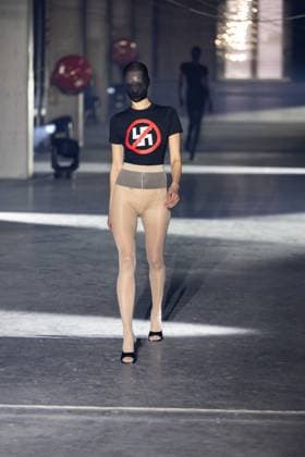 Vetements Womenswear Runway - PFW A mannequin model walks during the Vetements Womenswear Spring Summer 2026 show as part of Paris Fashion Week (PFW) on October 3, 2025 in Paris, France. Photo by Alexis Jumeau ABACAPRESS.COM Paris France  Copyright: xJumeauxAlexis ABACAx