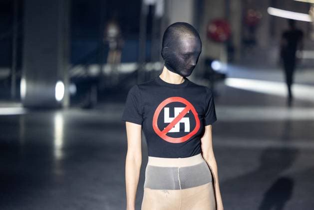 Vetements Womenswear Runway - PFW A mannequin model walks during the Vetements Womenswear Spring Summer 2026 show as part of Paris Fashion Week (PFW) on October 3, 2025 in Paris, France. Photo by Alexis Jumeau ABACAPRESS.COM Paris France  Copyright: xJumeauxAlexis ABACAx