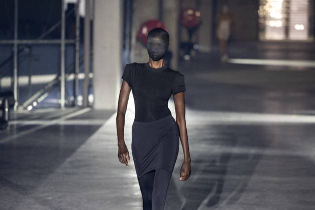 Vetements Womenswear Runway - PFW A mannequin model walks during the Vetements Womenswear Spring Summer 2026 show as part of Paris Fashion Week (PFW) on October 3, 2025 in Paris, France. Photo by Alexis Jumeau ABACAPRESS.COM Paris France  Copyright: xJumeauxAlexis ABACAx