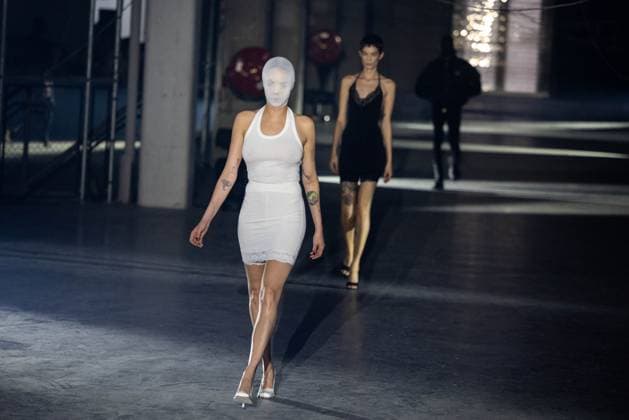 Vetements Womenswear Runway - PFW A mannequin model walks during the Vetements Womenswear Spring Summer 2026 show as part of Paris Fashion Week (PFW) on October 3, 2025 in Paris, France. Photo by Alexis Jumeau ABACAPRESS.COM Paris France  Copyright: xJumeauxAlexis ABACAx