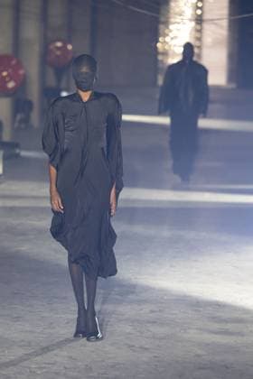 Vetements Womenswear Runway - PFW A mannequin model walks during the Vetements Womenswear Spring Summer 2026 show as part of Paris Fashion Week (PFW) on October 3, 2025 in Paris, France. Photo by Alexis Jumeau ABACAPRESS.COM Paris France  Copyright: xJumeauxAlexis ABACAx