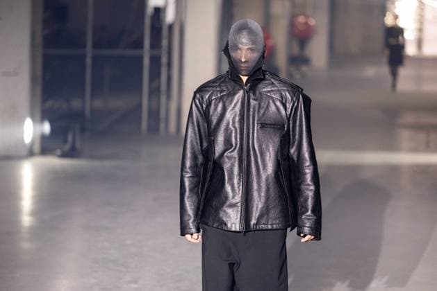 Vetements Womenswear Runway - PFW A mannequin model walks during the Vetements Womenswear Spring Summer 2026 show as part of Paris Fashion Week (PFW) on October 3, 2025 in Paris, France. Photo by Alexis Jumeau ABACAPRESS.COM Paris France  Copyright: xJumeauxAlexis ABACAx