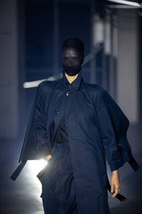 Vetements Womenswear Runway - PFW A mannequin model walks during the Vetements Womenswear Spring Summer 2026 show as part of Paris Fashion Week (PFW) on October 3, 2025 in Paris, France. Photo by Alexis Jumeau ABACAPRESS.COM Paris France  Copyright: xJumeauxAlexis ABACAx