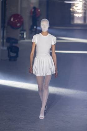 Vetements Womenswear Runway - PFW A mannequin model walks during the Vetements Womenswear Spring Summer 2026 show as part of Paris Fashion Week (PFW) on October 3, 2025 in Paris, France. Photo by Alexis Jumeau ABACAPRESS.COM Paris France  Copyright: xJumeauxAlexis ABACAx