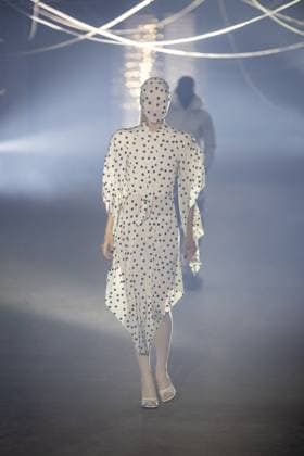 Vetements Womenswear Runway - PFW A mannequin model walks during the Vetements Womenswear Spring Summer 2026 show as part of Paris Fashion Week (PFW) on October 3, 2025 in Paris, France. Photo by Alexis Jumeau ABACAPRESS.COM Paris France  Copyright: xJumeauxAlexis ABACAx
